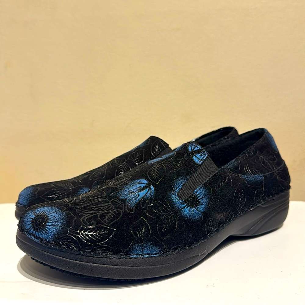 Oil Resistant Skid Resistant Leather Spring Step Black & Blue Floral Clogs 9.5M